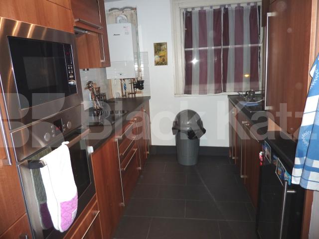 			NEW INSTRUCTION!, 2 Bedroom, 1 bath, 1 reception Flat			 Tufnell Park Road, TUFNELL PARK